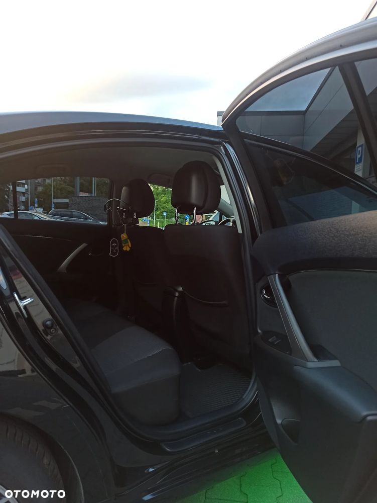 Toyota Avensis 1.8 Active - 19