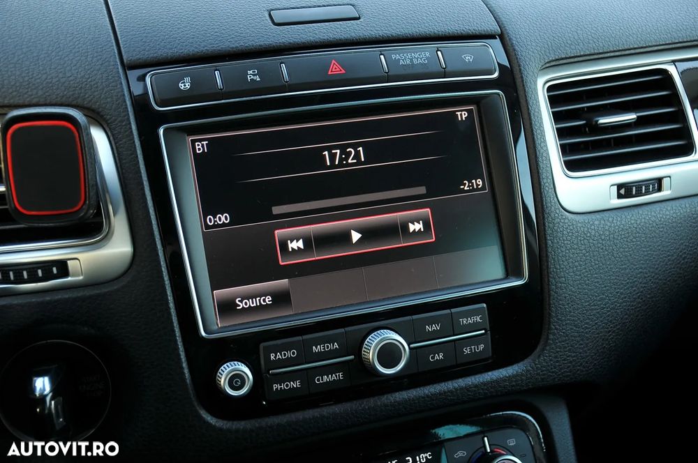 Volkswagen Touareg - 21