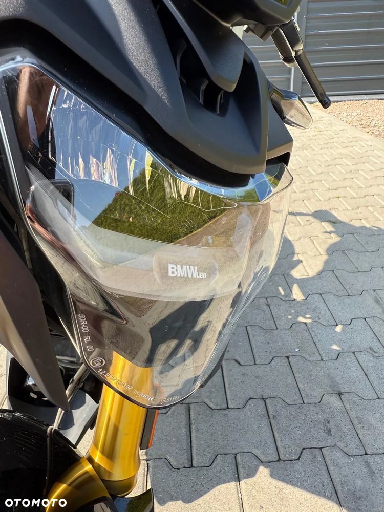 BMW G - 12