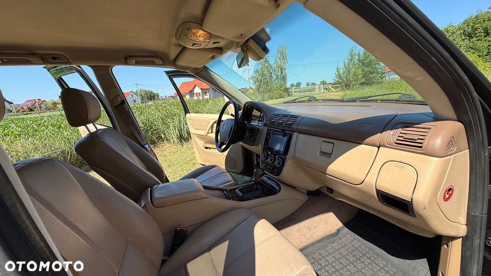 Mercedes-Benz ML - 22