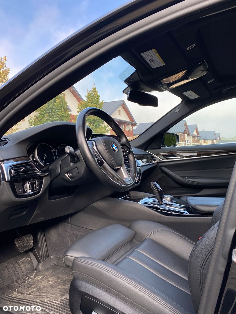 BMW Seria 5 530i GPF Luxury Line sport - 8