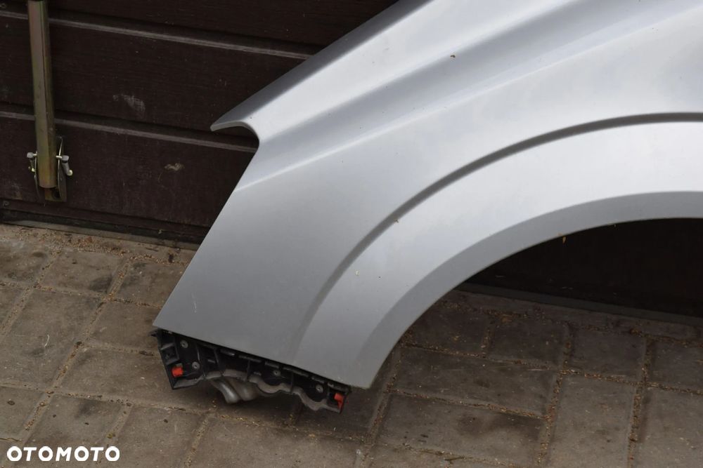 Opel Zafira B 05-14 Błotnik lewy przód srebrny Z157 bez korozji ładny - 2
