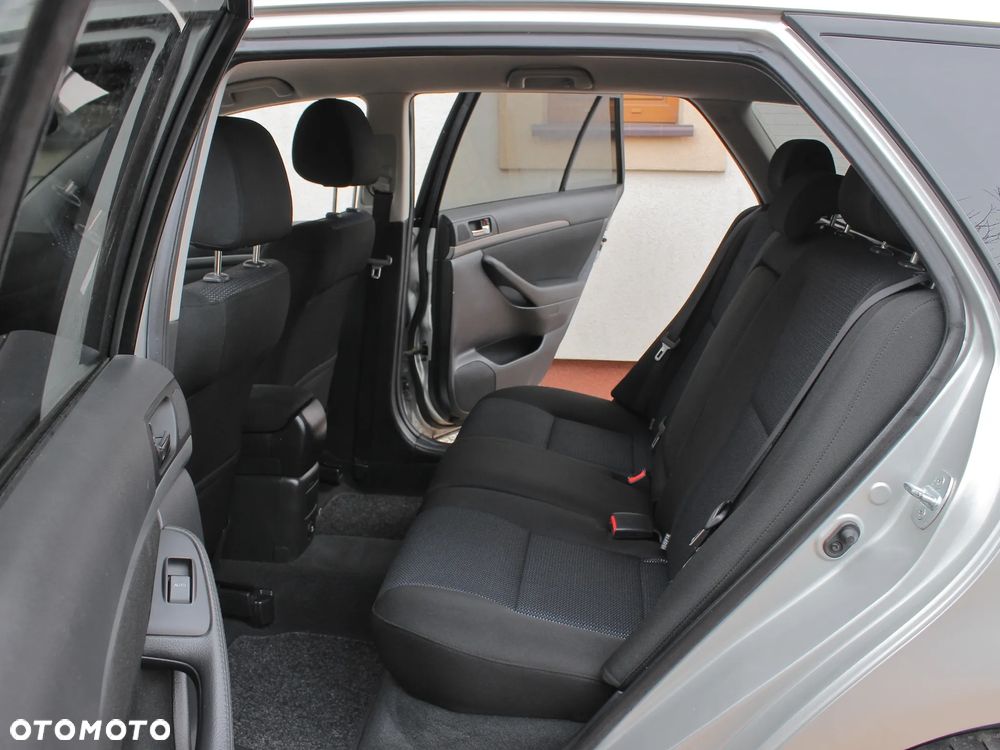 Toyota Avensis 1.8 VVT-i Sol Premium - 8