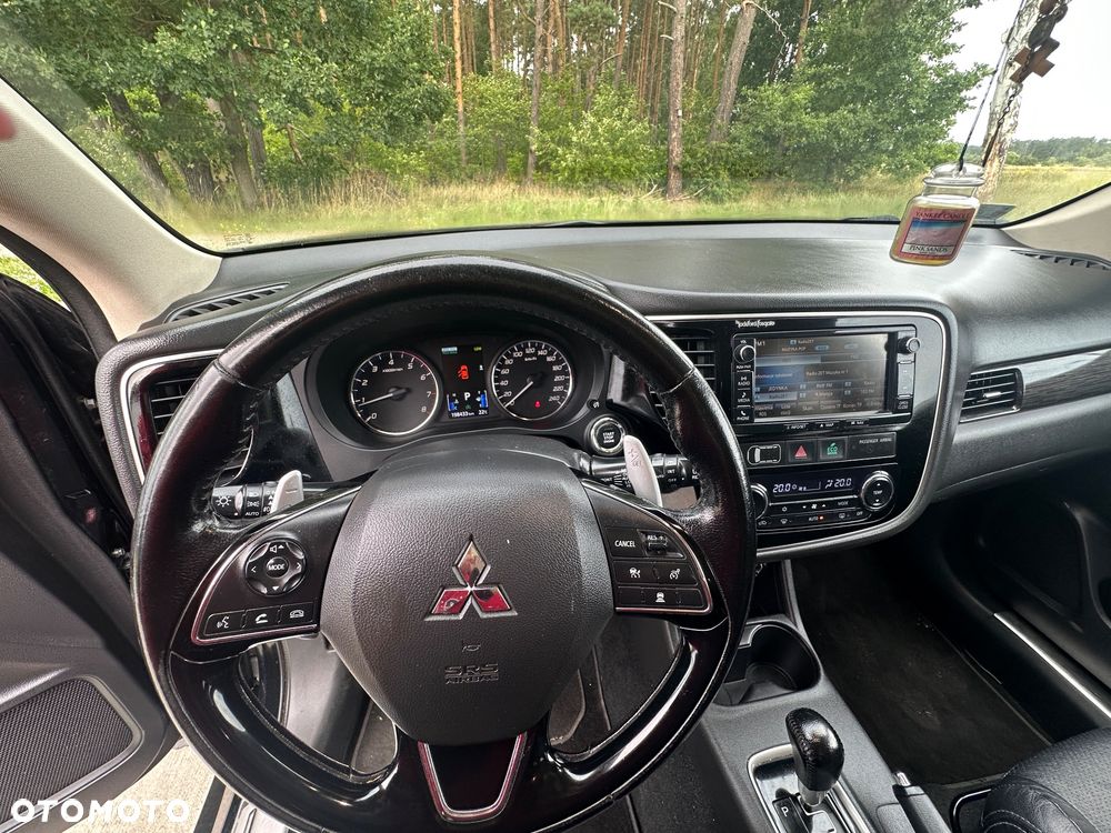 Mitsubishi Outlander 2.0 Instyle Navi 4WD CVT - 14