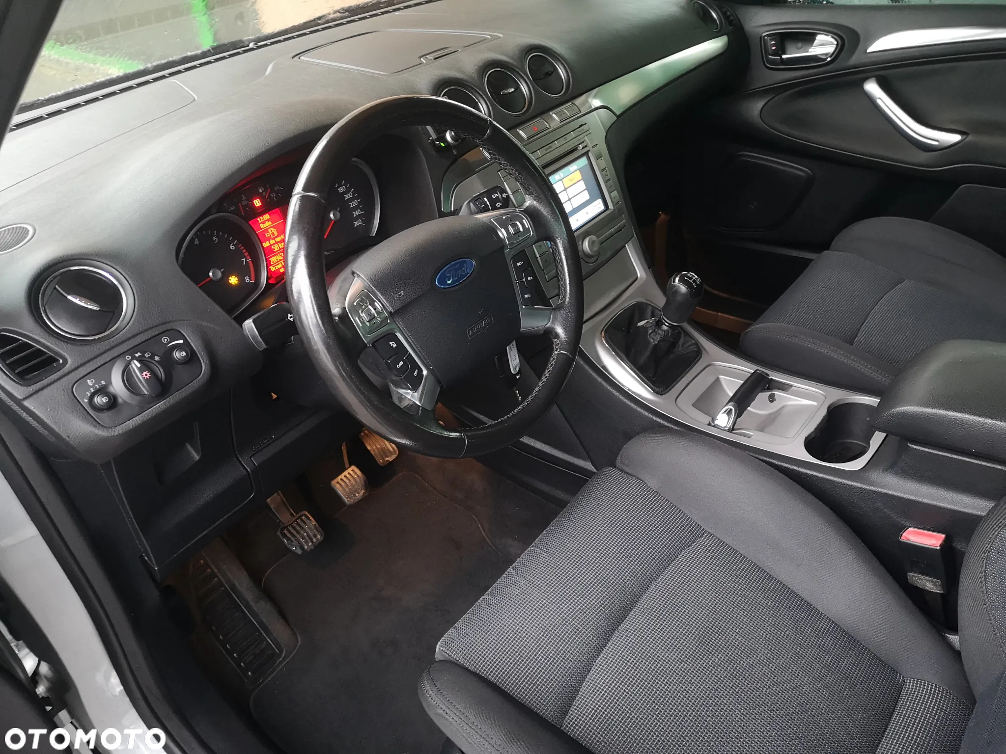 Ford S-Max - 12