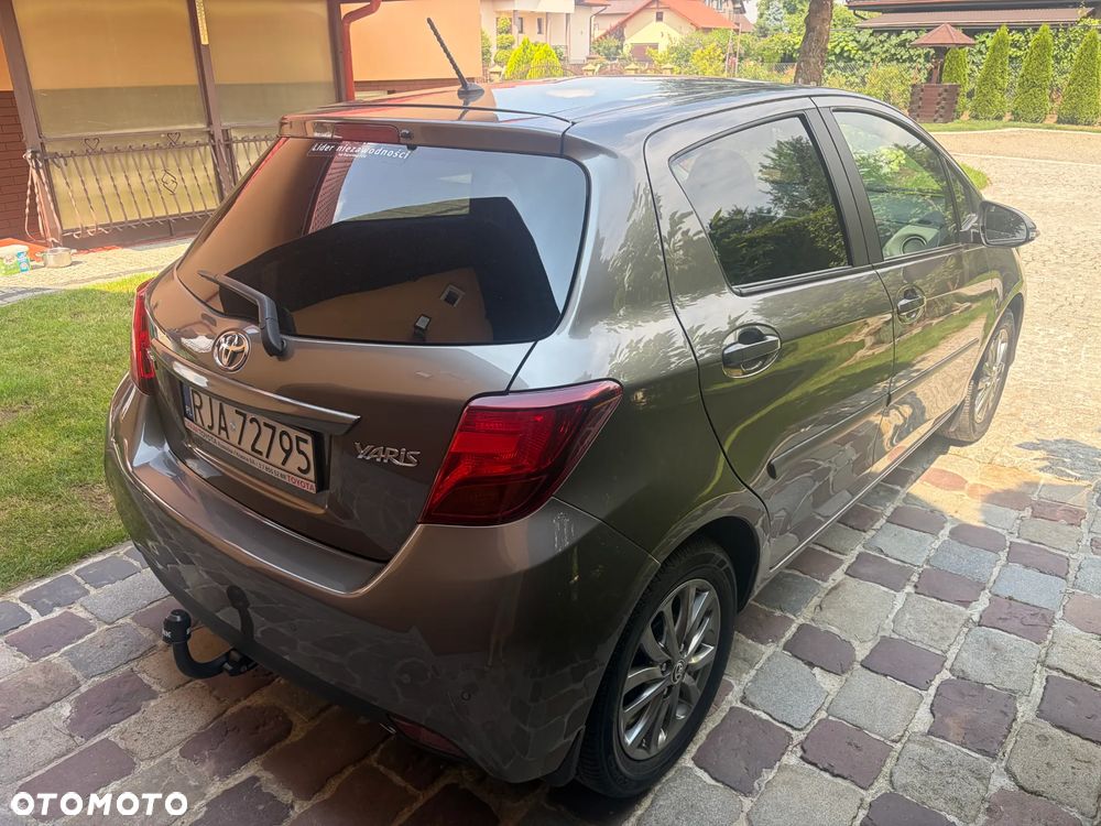 Toyota Yaris 1.33 Premium - 12