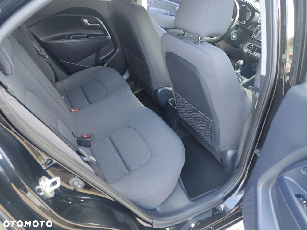Kia Rio - 20