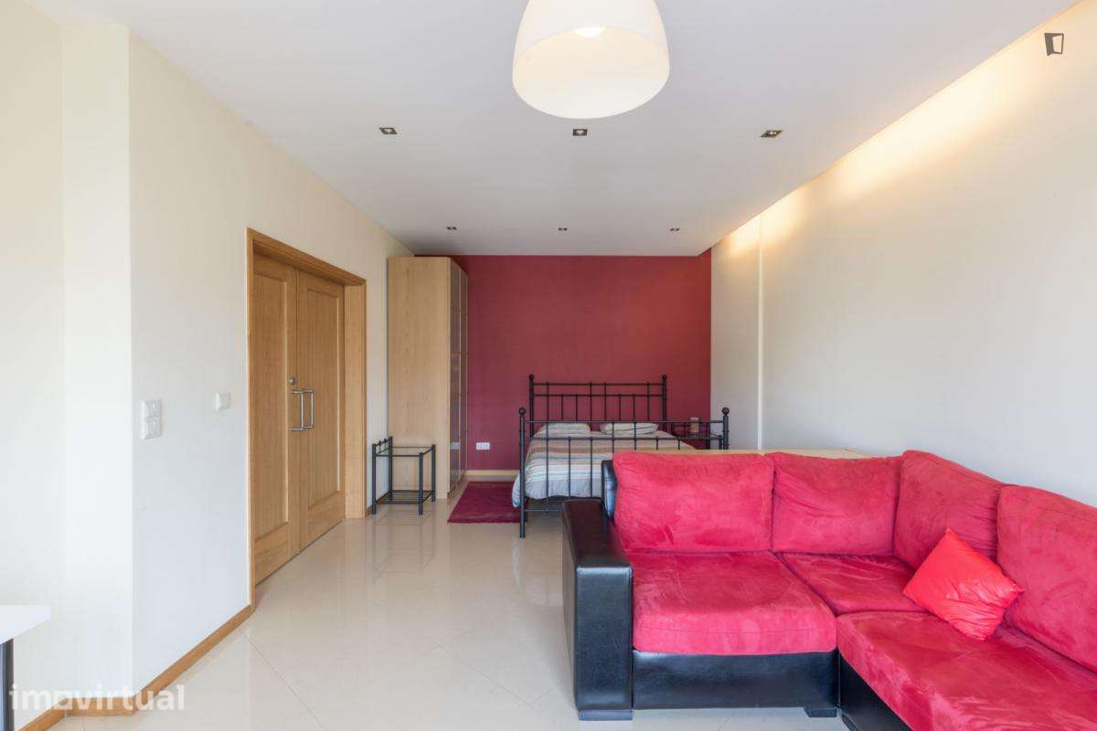 Quarto - localizado em Miragaia Porto - Grande imagem: 4/20