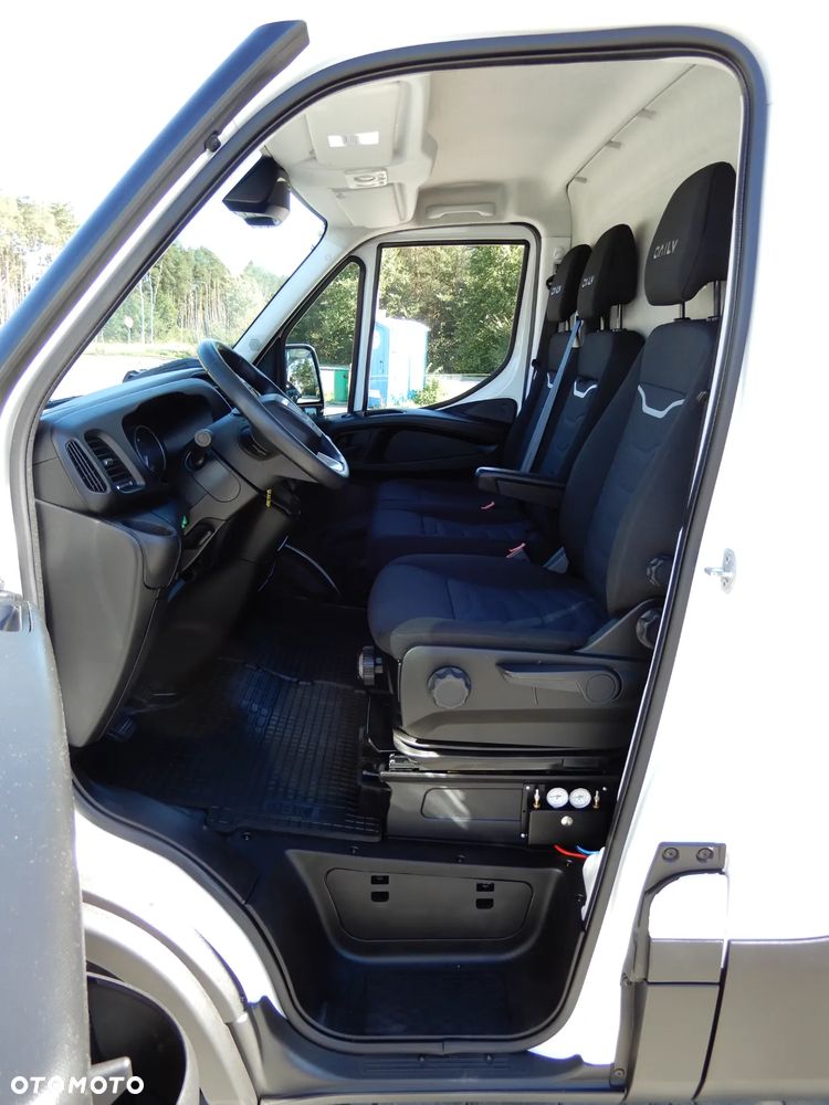 Iveco Daily 35S18 3.0 HPI 180 KM POWER Furgon Blaszak XXL 4.70 CM MAXI LONG Wysokość H3 2150 mm WZMACNIANE ZAWIESZENIE 1024 Kg Ładowność HAK 3500 Kg 50 Tys Km ASO Serwis Stan NOWY UNIKAT OKAZJA - 32