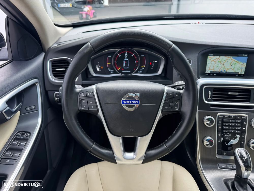 Volvo V60 D6 Twin Engine Geartronic Summum - 19