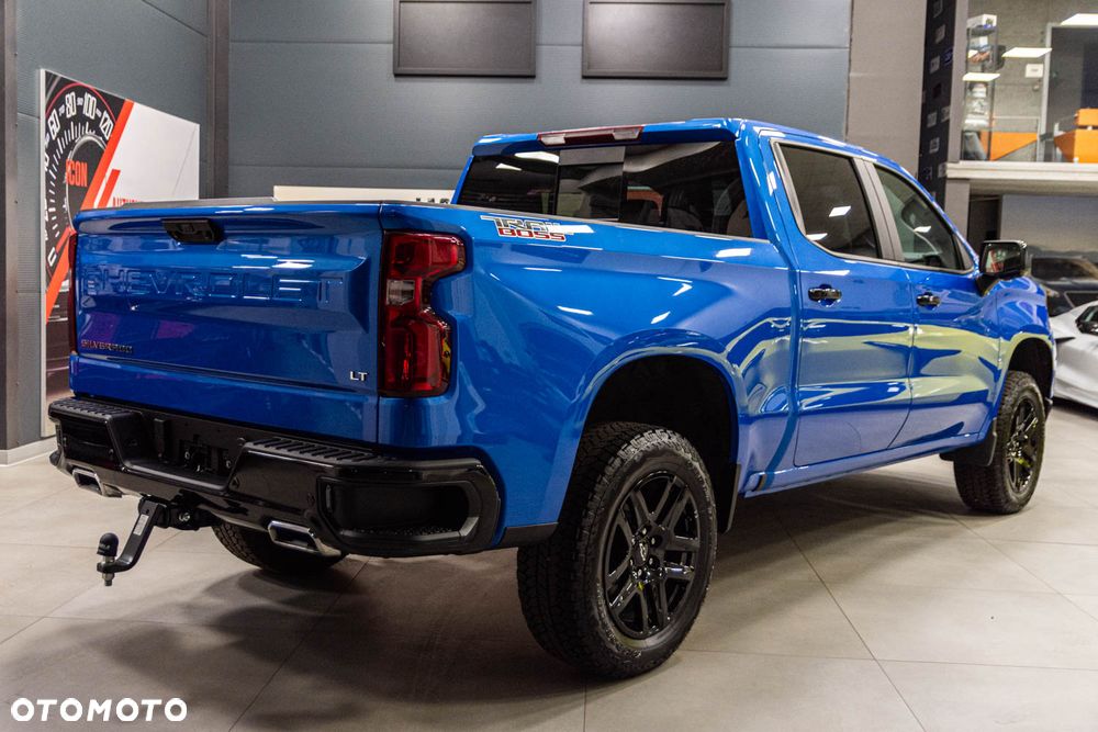 Chevrolet Silverado - 13