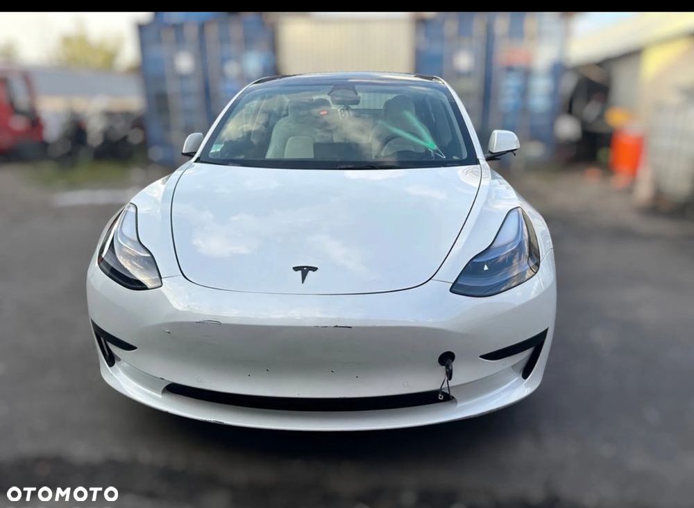 Tesla Model 3 Standard Reichweite Plus Hinterradantrieb - 4