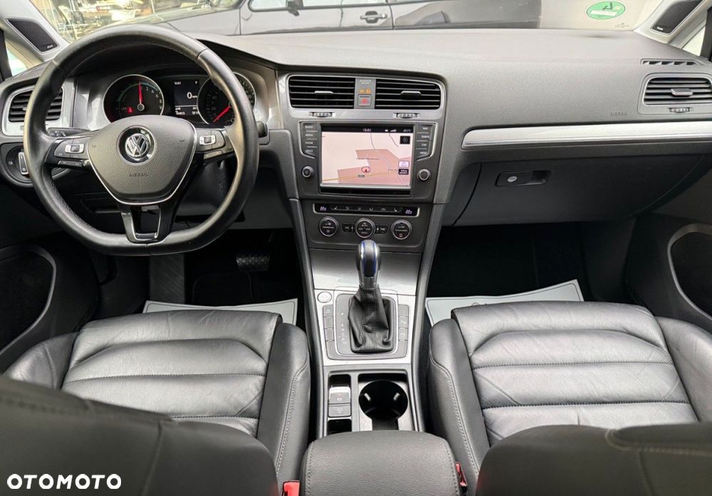 Volkswagen Golf - 20