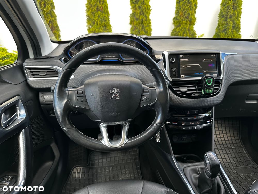 Peugeot 2008 1.6 e-HDi Allure S&S - 20