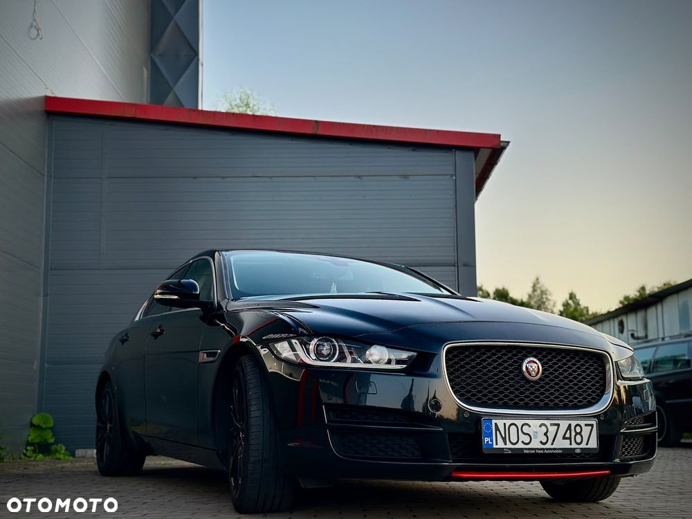Jaguar XE 20d Prestige - 3