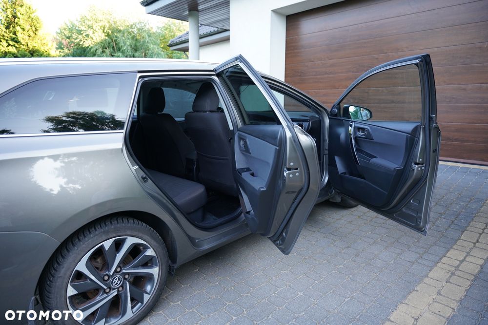Toyota Auris - 12