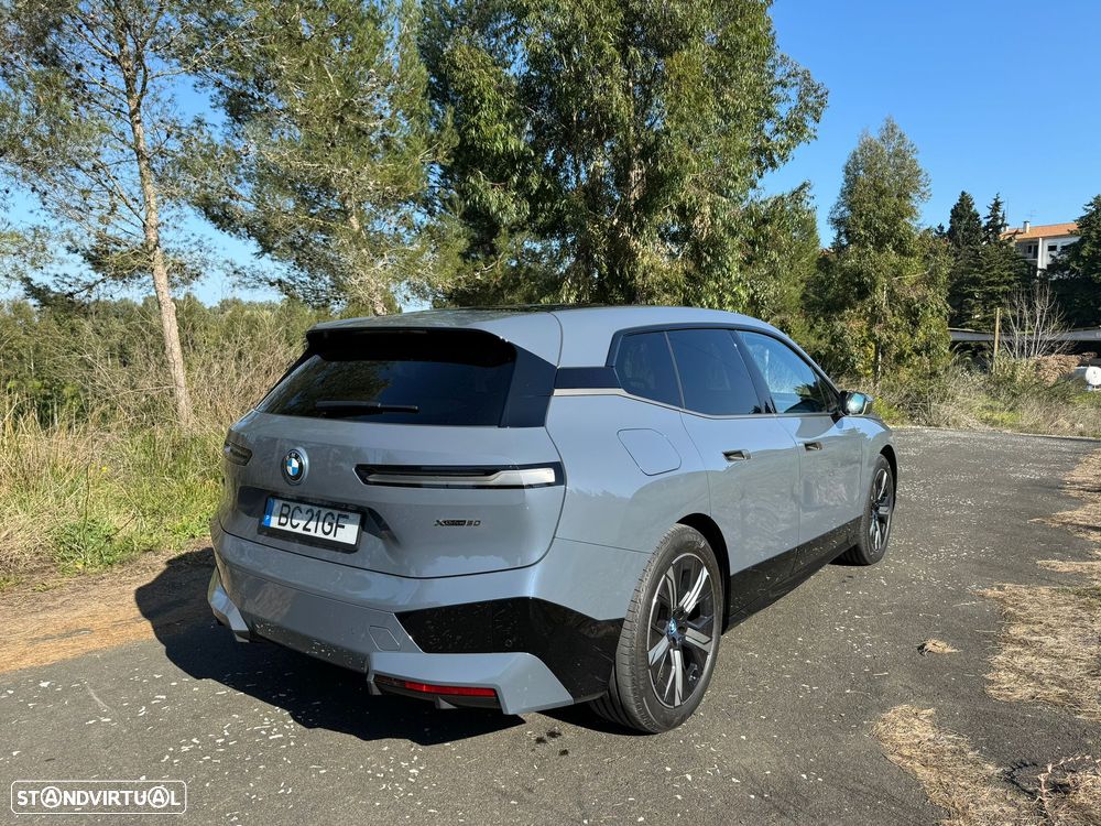 BMW iX xDrive50 - 10
