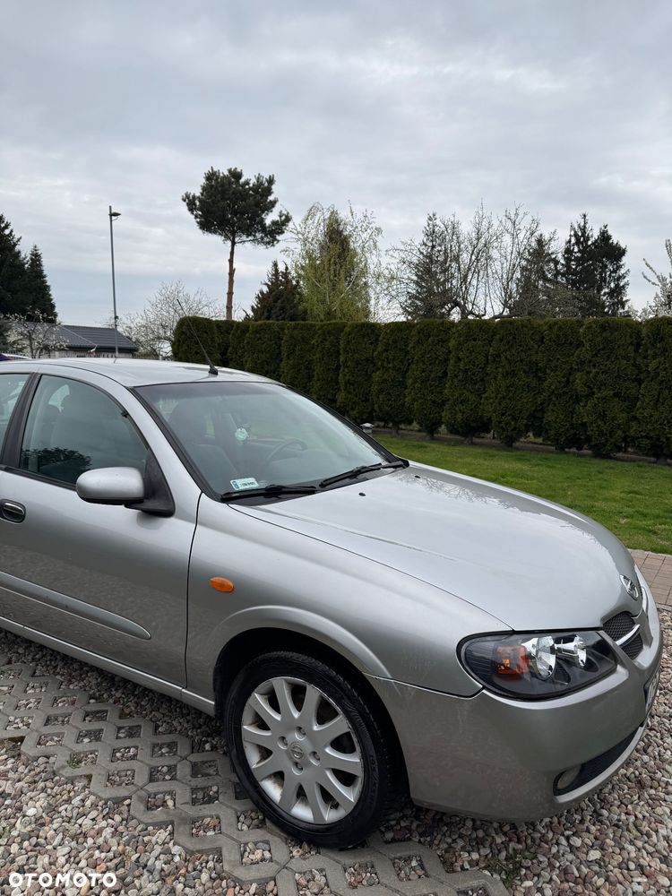 Nissan Almera 1.5 Visia + - 13