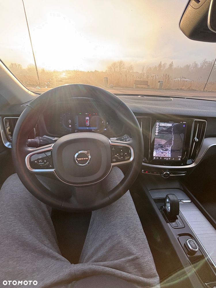 Volvo V60 B4 B Plus Dark - 12