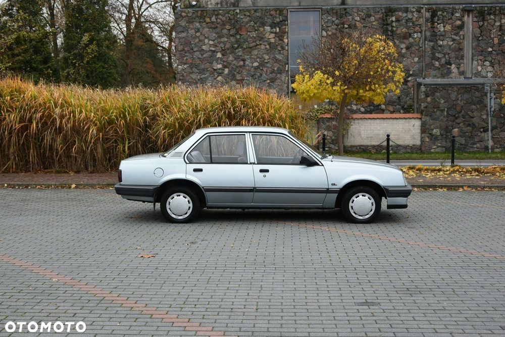Opel Ascona 1.6 L - 6