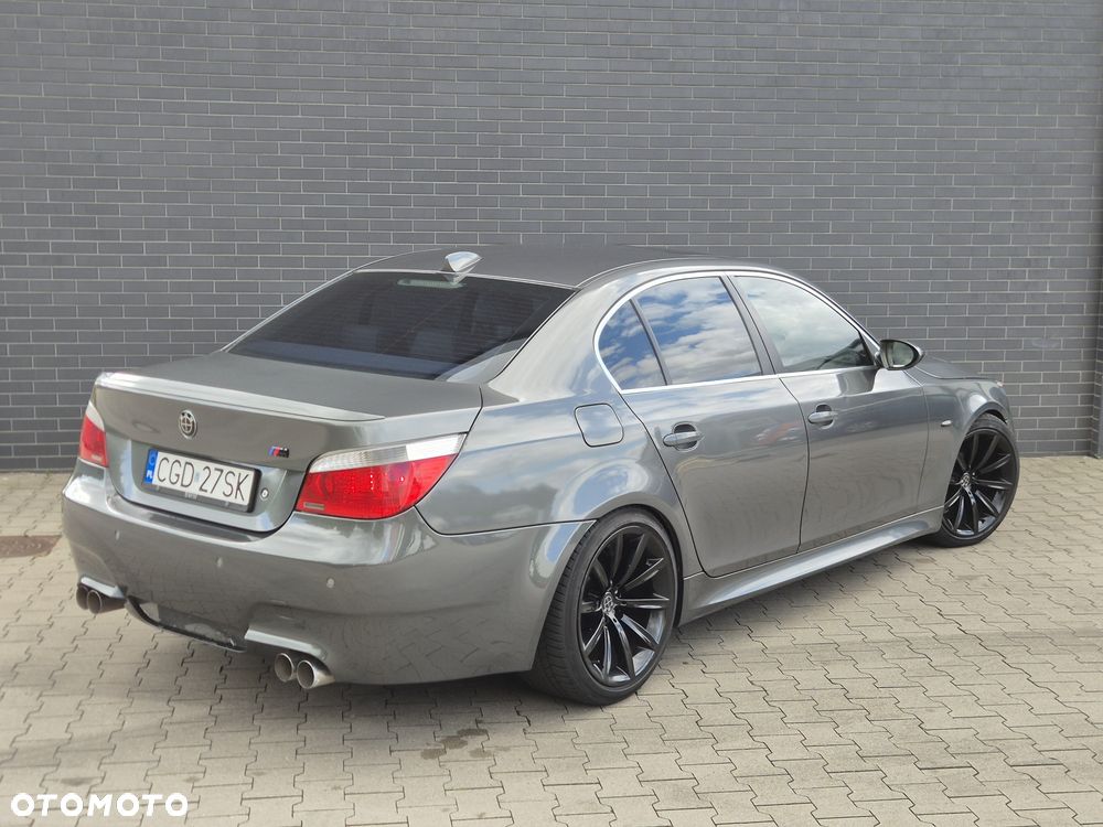 BMW Seria 5 2004 photo 3