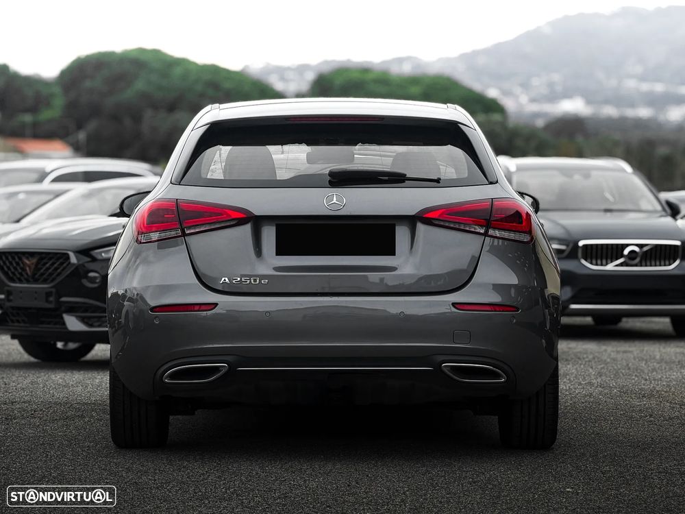 Mercedes-Benz A 250 e 8G-DCT Progressive - 4