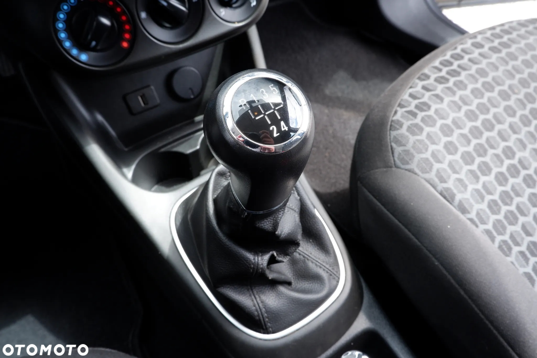 Opel Corsa 1.4 Enjoy - 24