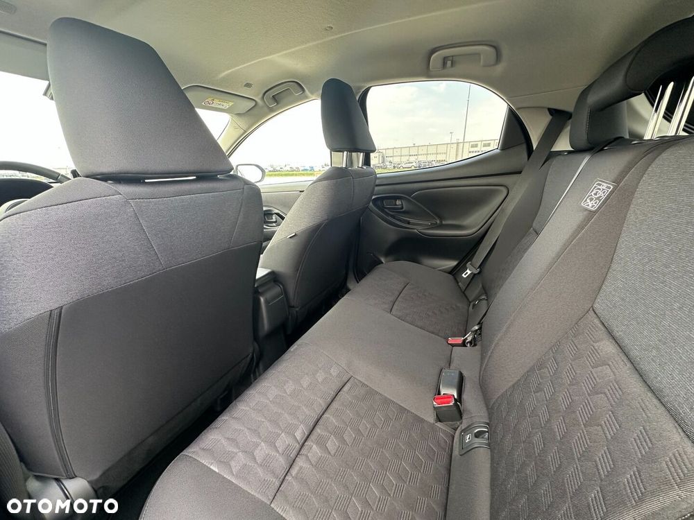 Toyota Yaris Hybrid 1.5 Style - 13