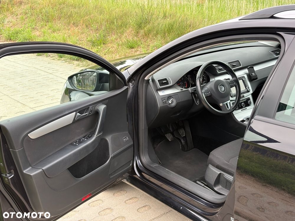 Volkswagen Passat 2.0 TDI BlueMotion Technology Highline - 14