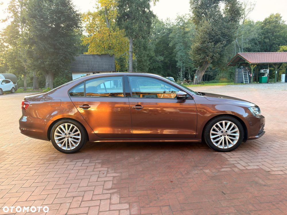 Volkswagen Jetta - 6