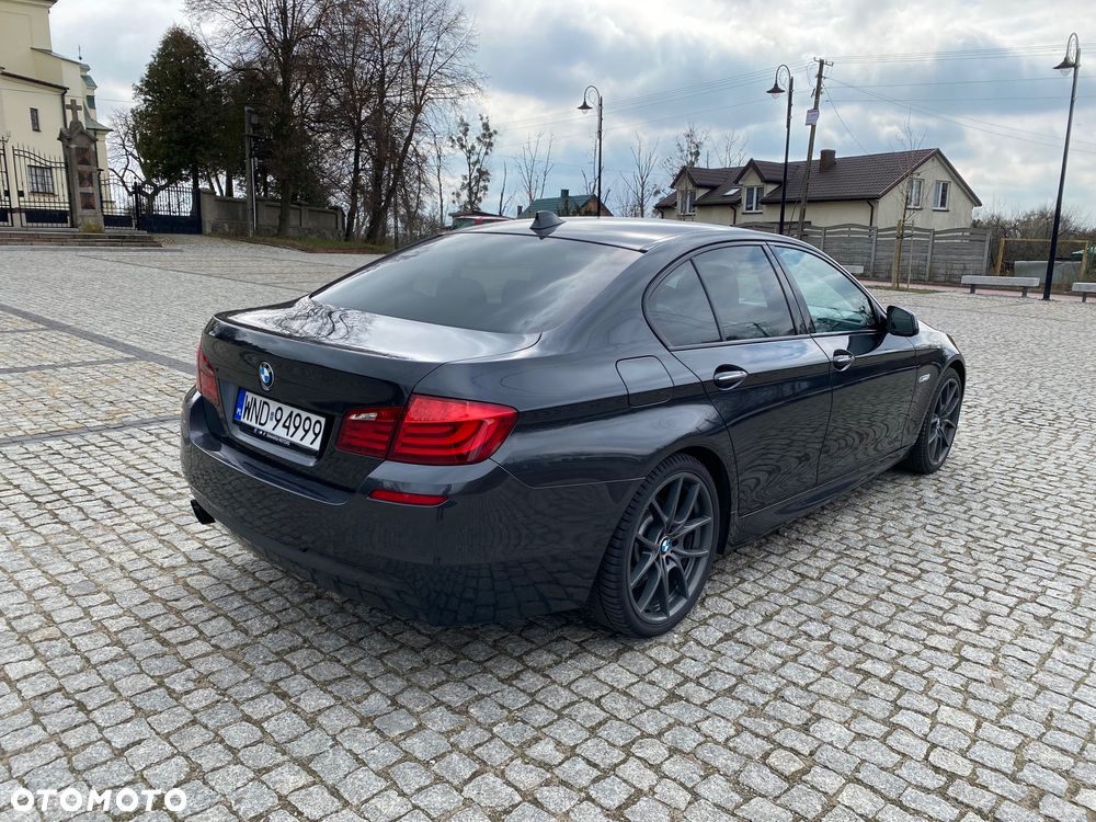 BMW Seria 5 525d xDrive - 6