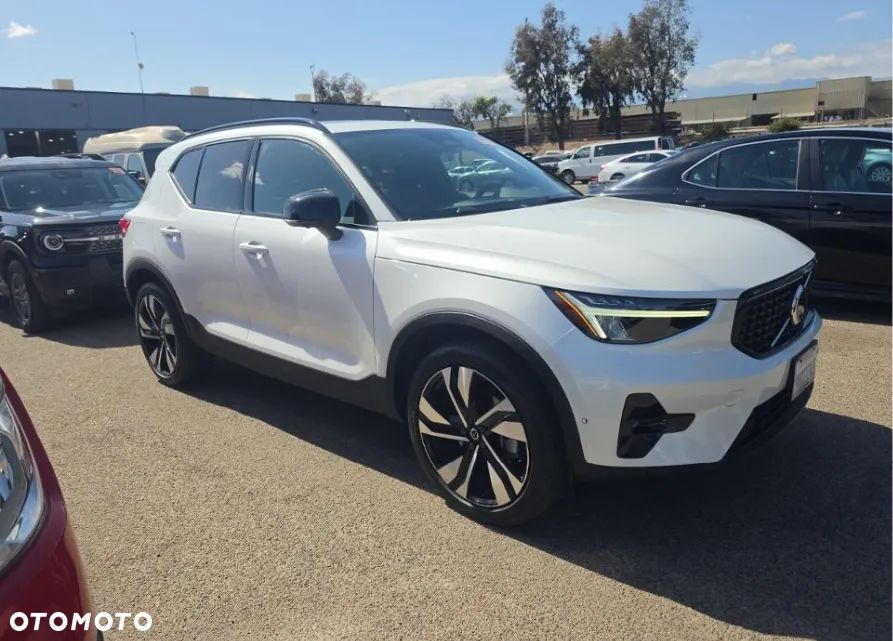 Volvo XC 40 - 1