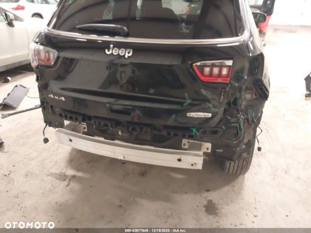 Jeep Compass - 10