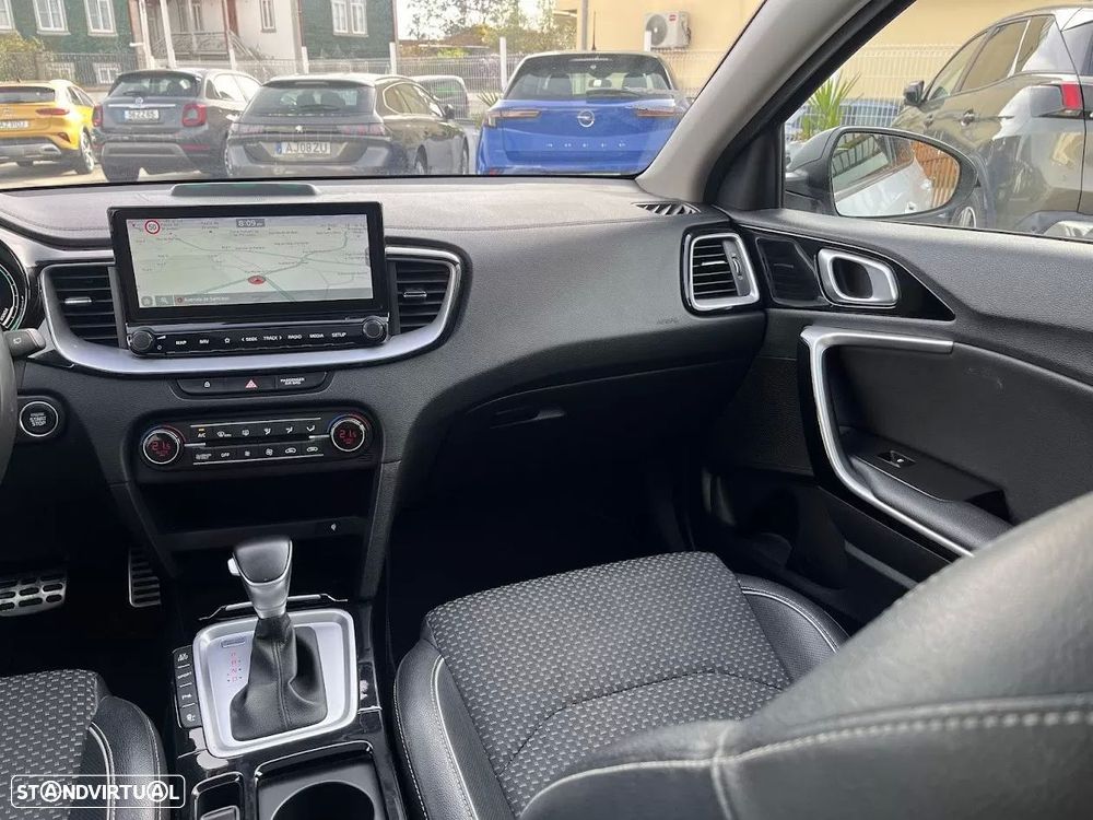 Kia XCeed 1.6 GDi PHEV Drive - 13
