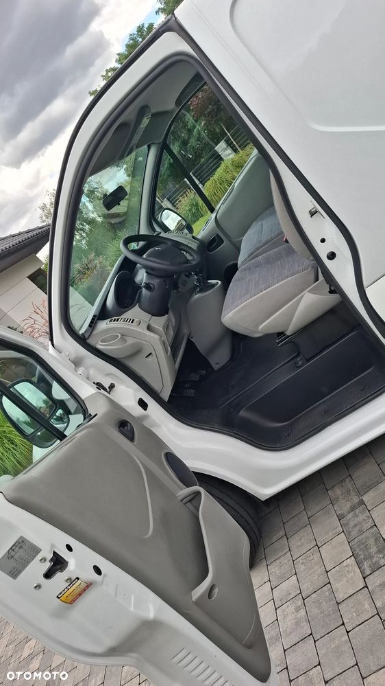 Renault Trafic - 14