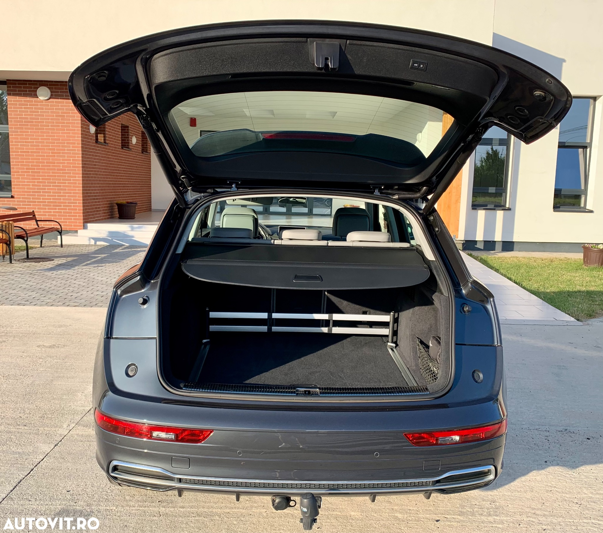 Audi Q5 2.0 40 TDI quattro S tronic Design - 8
