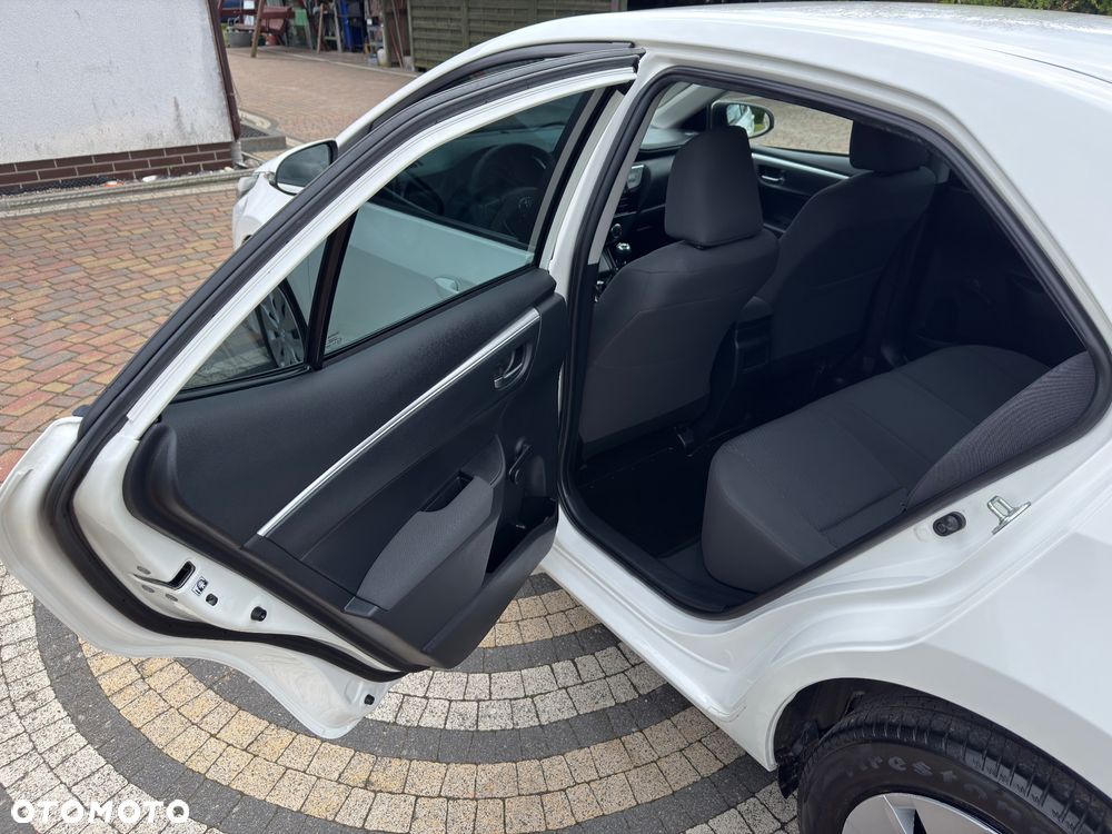 Toyota Corolla 1.4 D-4D Active EU6 - 19