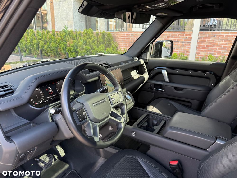 Land Rover Defender 3.0 D250 mHEV X-Dynamic HSE - 19