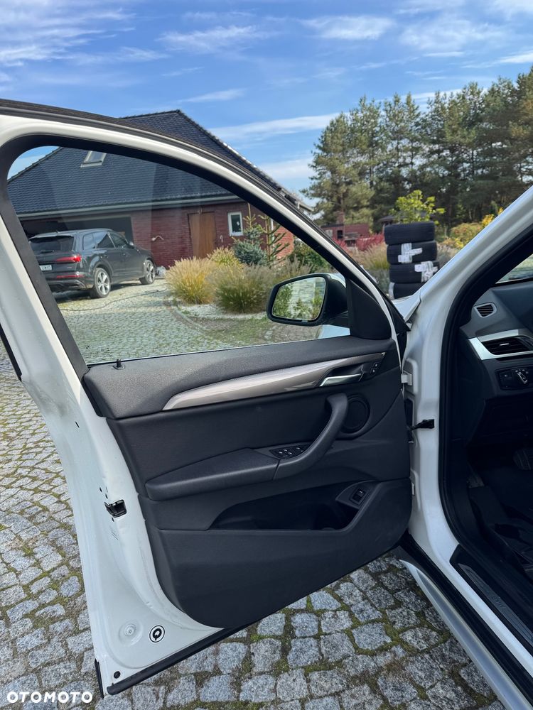 BMW X1 xDrive25i Sport Line - 11