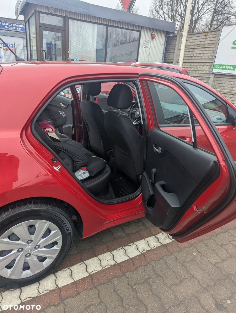 Kia Rio 1.2 L - 10