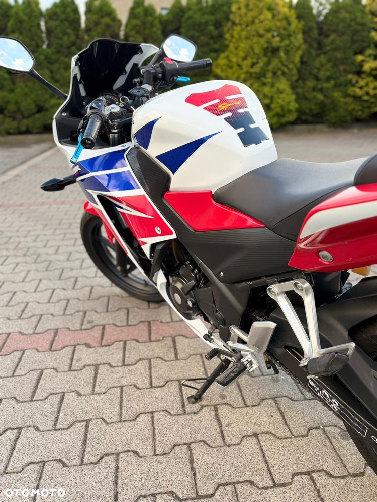 Honda CBR - 9