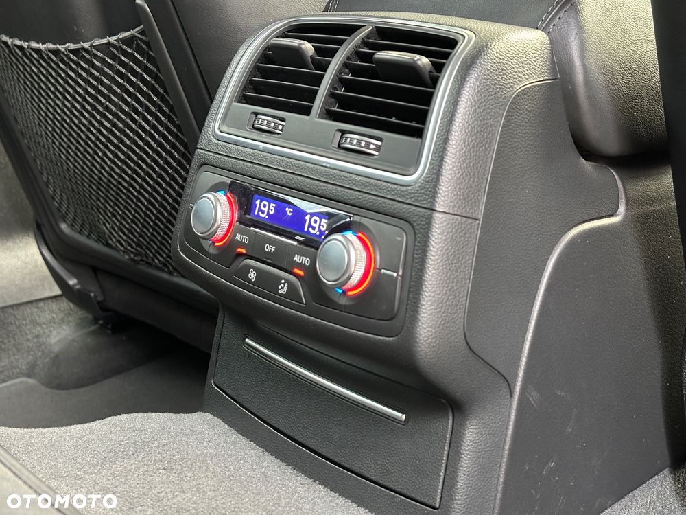 Audi A6 Avant 2.0 TDI Ultra S tronic - 32