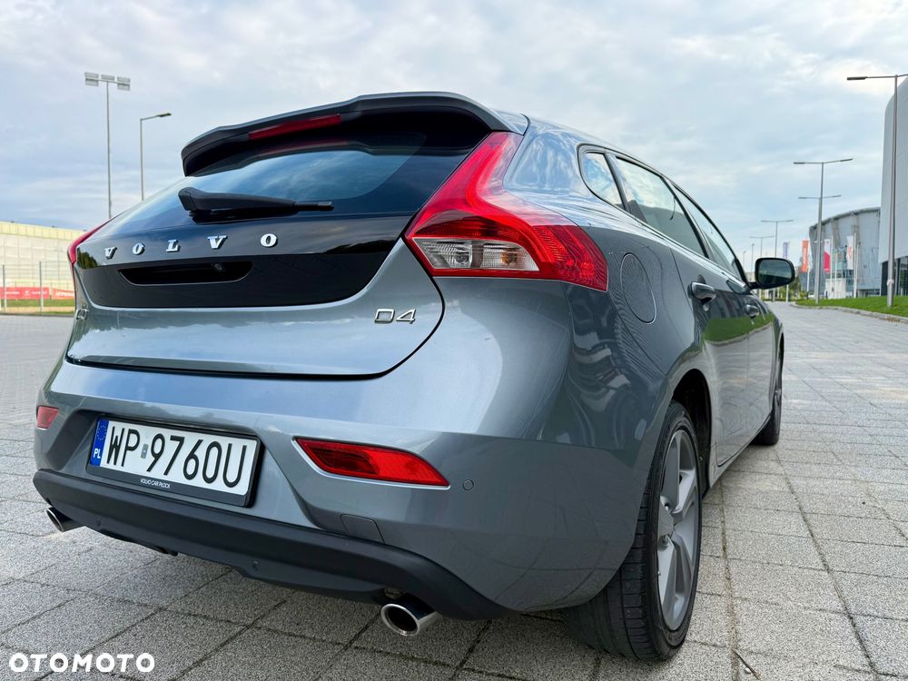 Volvo V40 D4 Geartronic Momentum - 14