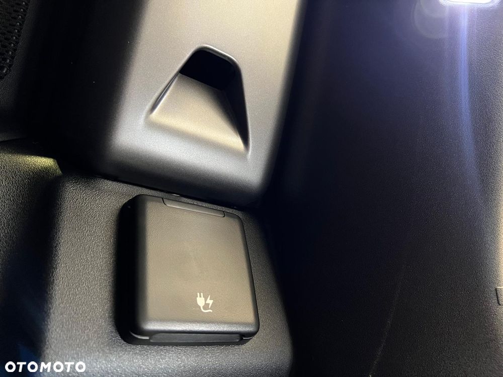 Land Rover Defender - 7