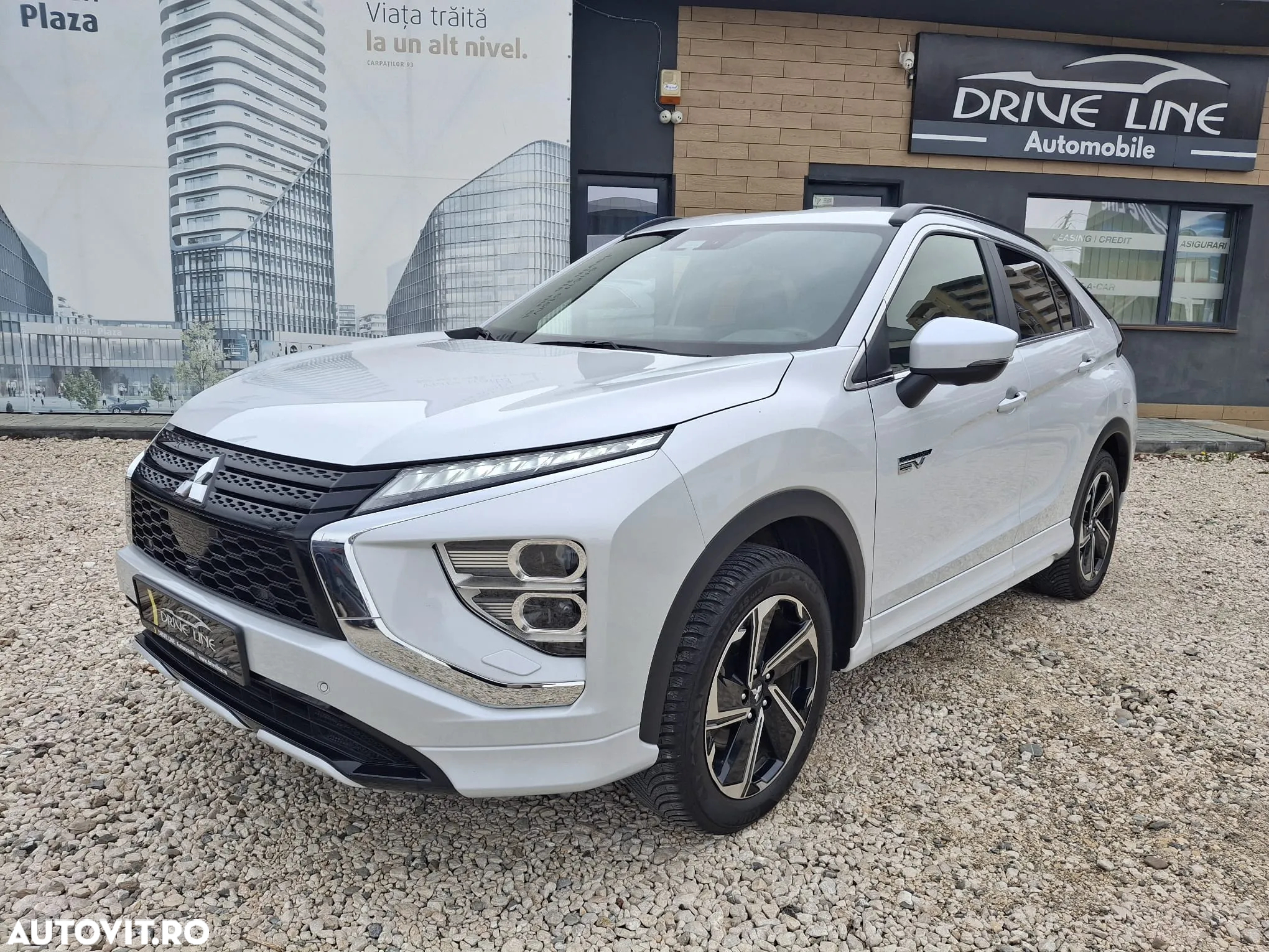 Mitsubishi Eclipse-Cross Plug-In Hybrid 4WD Plus - 2