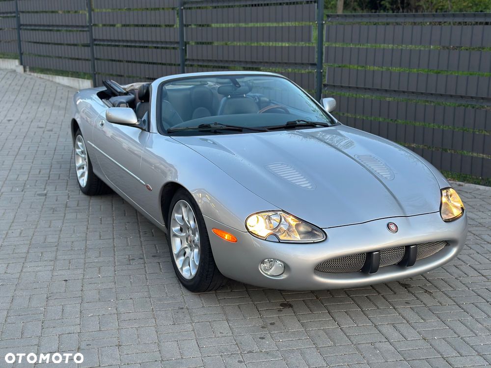 Jaguar XK8 - 2