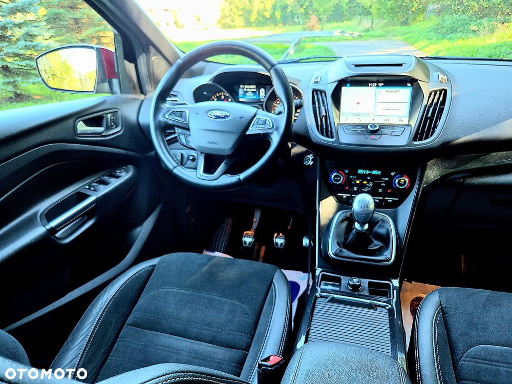 Ford Kuga 2.0 TDCi 4x4 ST-Line - 28