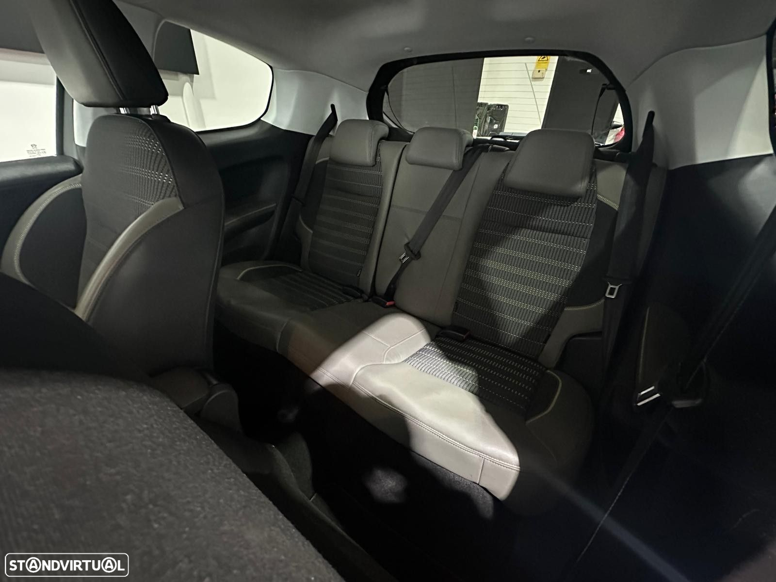 Peugeot 208 1.2 PureTech Active - 27
