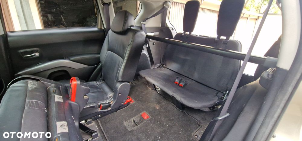 Mitsubishi Outlander 2.2 DI-D 4WD Instyle - 20