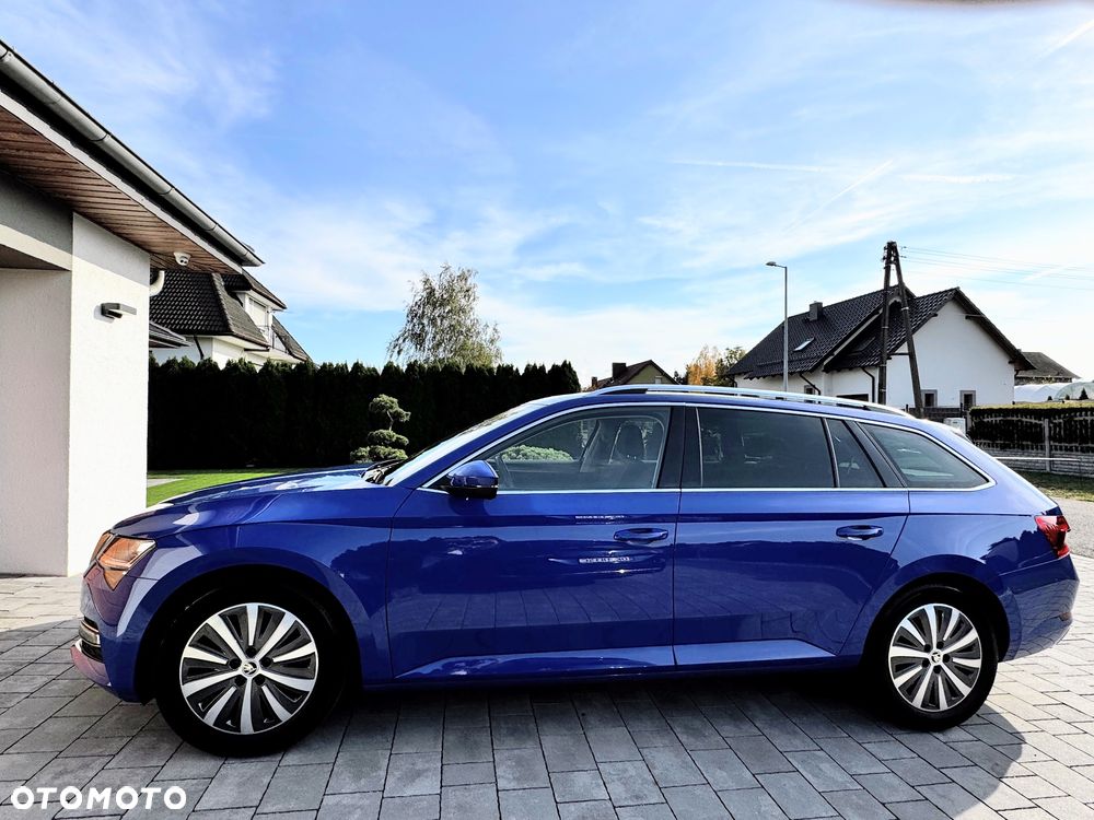 Skoda Superb 2022 photo 2